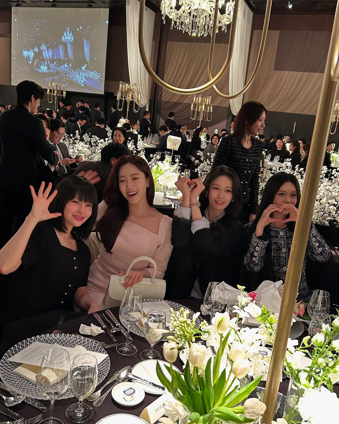 Soyeon cũng không tới dự đám cưới Hyomin cùng các thành viên T-ara