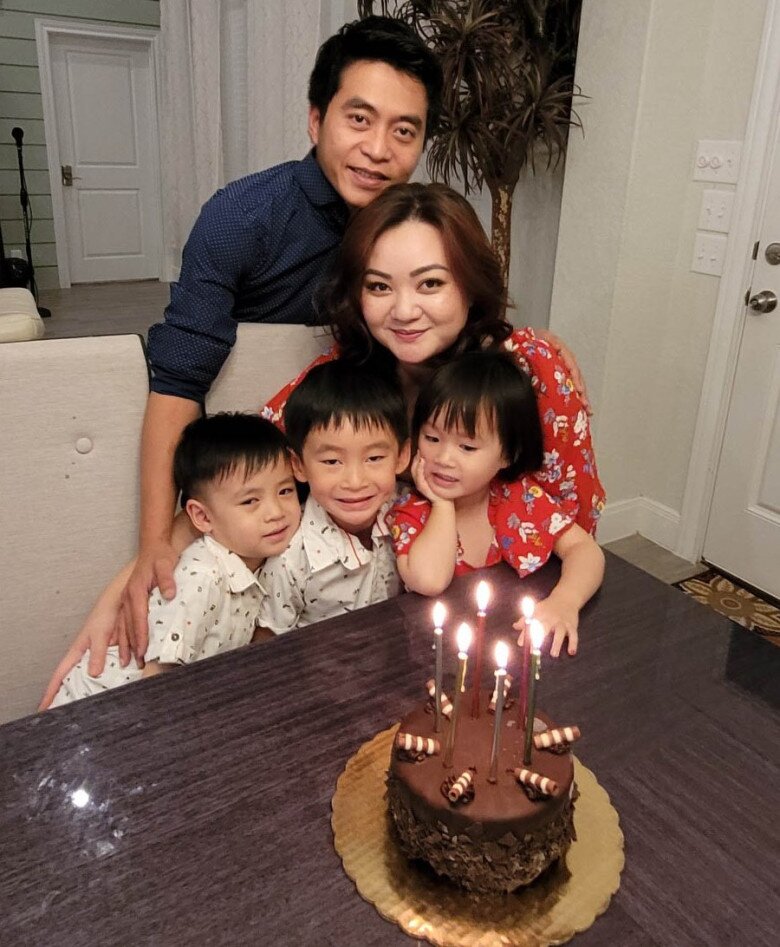 Xuân Mai bên gia đình nhỏ của mình