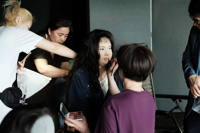 Minh Hằng lột xác khác lạ, thân hình tròn đầy gây chú ý