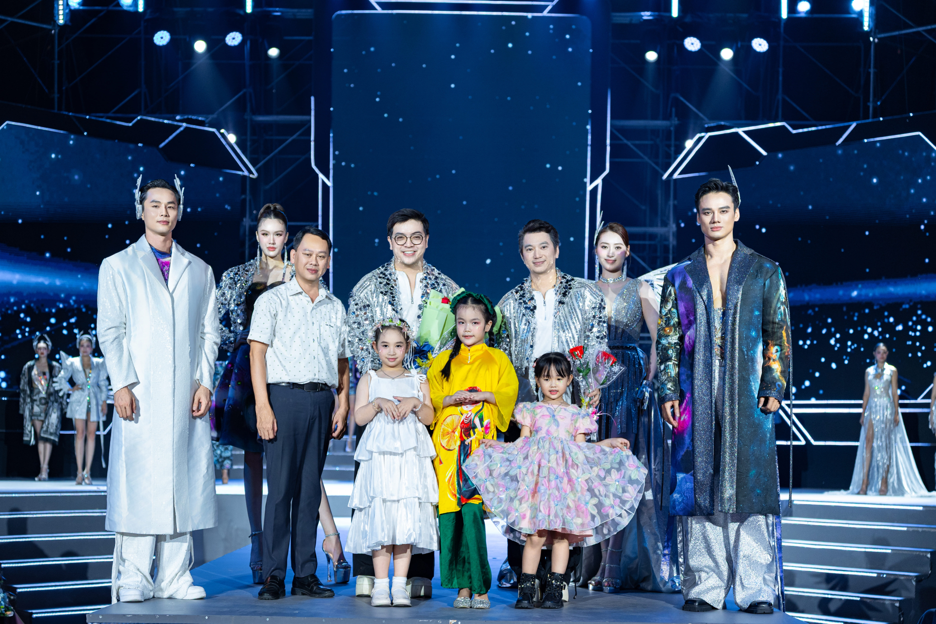 Kim Nguyên, Hùng Trần cùng dàn model