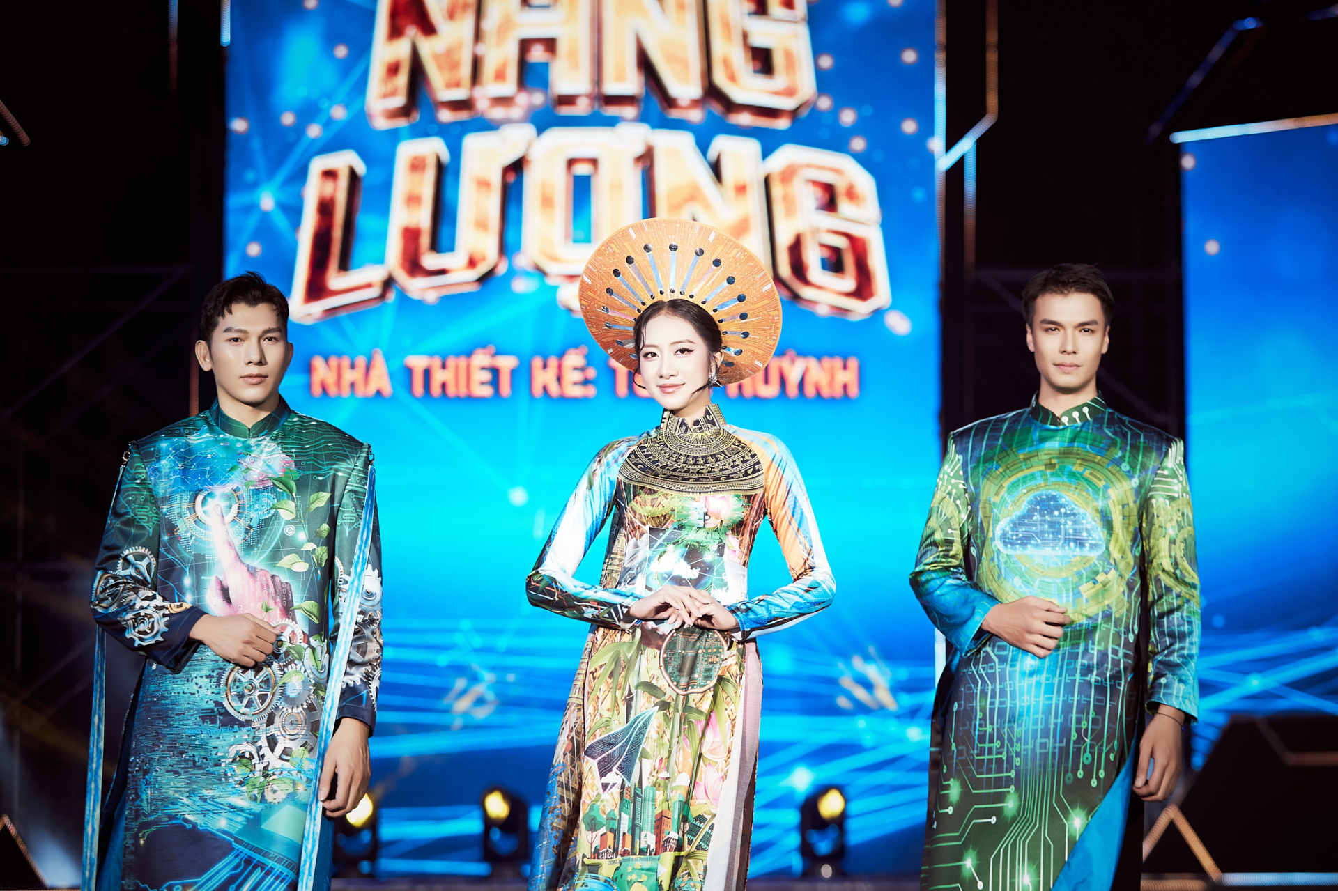 Hoa hậu Kim Nguyên - siêu mẫu Hùng Trần: Bộ đôi đạo diễn “giữ hồn Việt” trên sàn diễn thời trang - ảnh 4