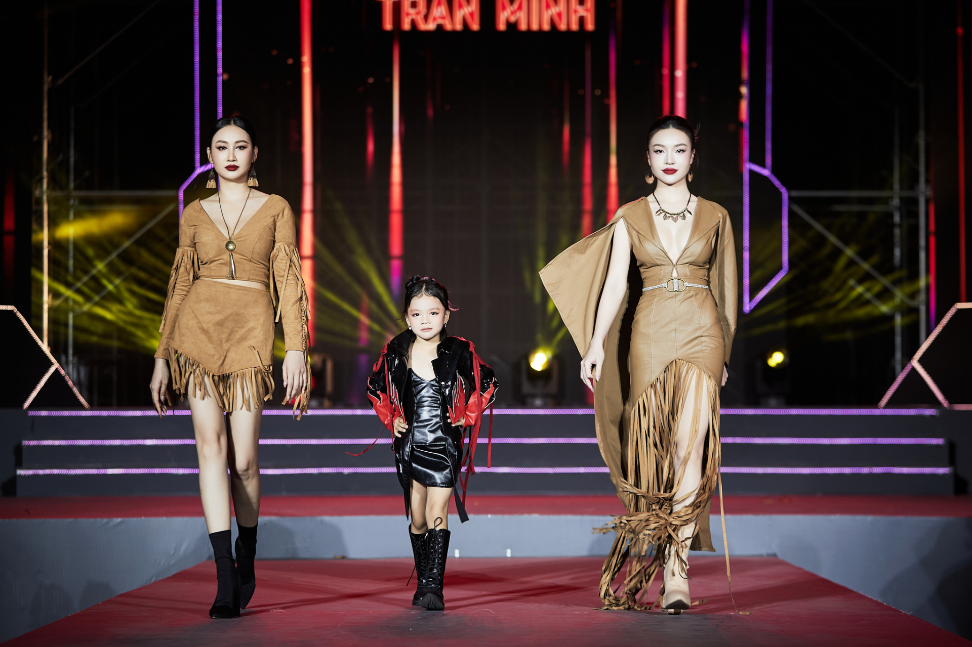 Hoa hậu Kim Nguyên - siêu mẫu Hùng Trần: Bộ đôi đạo diễn “giữ hồn Việt” trên sàn diễn thời trang - ảnh 7