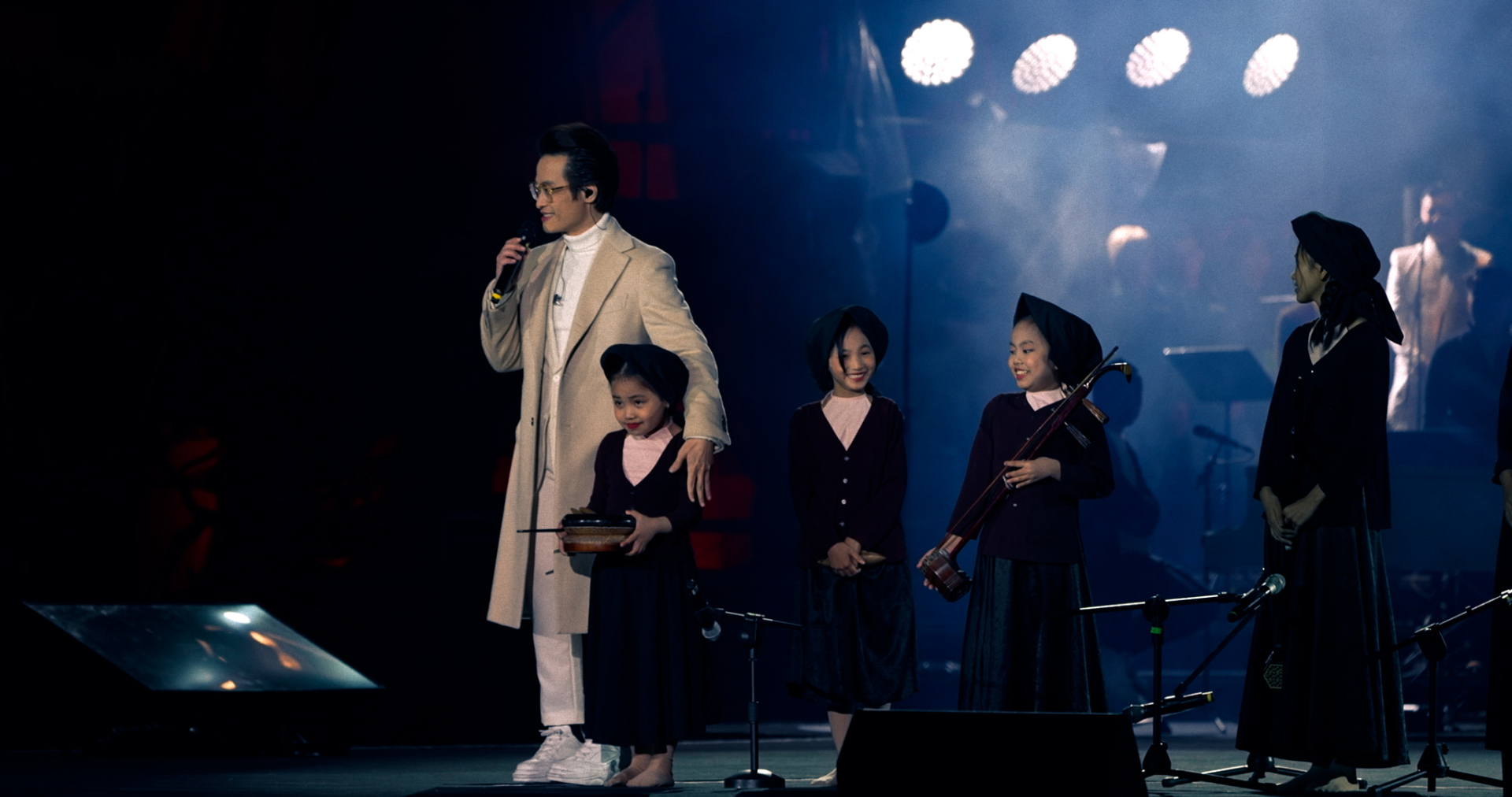 Hà Anh Tuấn đưa hành trình tìm về cội nguồn lên màn ảnh rộng - ảnh 3