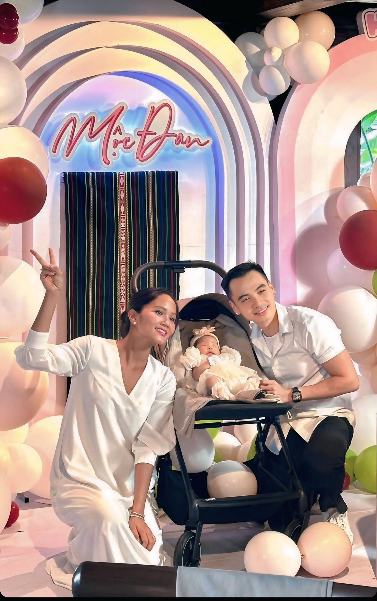 Chồng H’Hen Niê khoe con gái Ê Đê mắt to tròn đen láy, vừa chào đời đã được định sẵn thừa kế tài sản “khủng” - ảnh 6