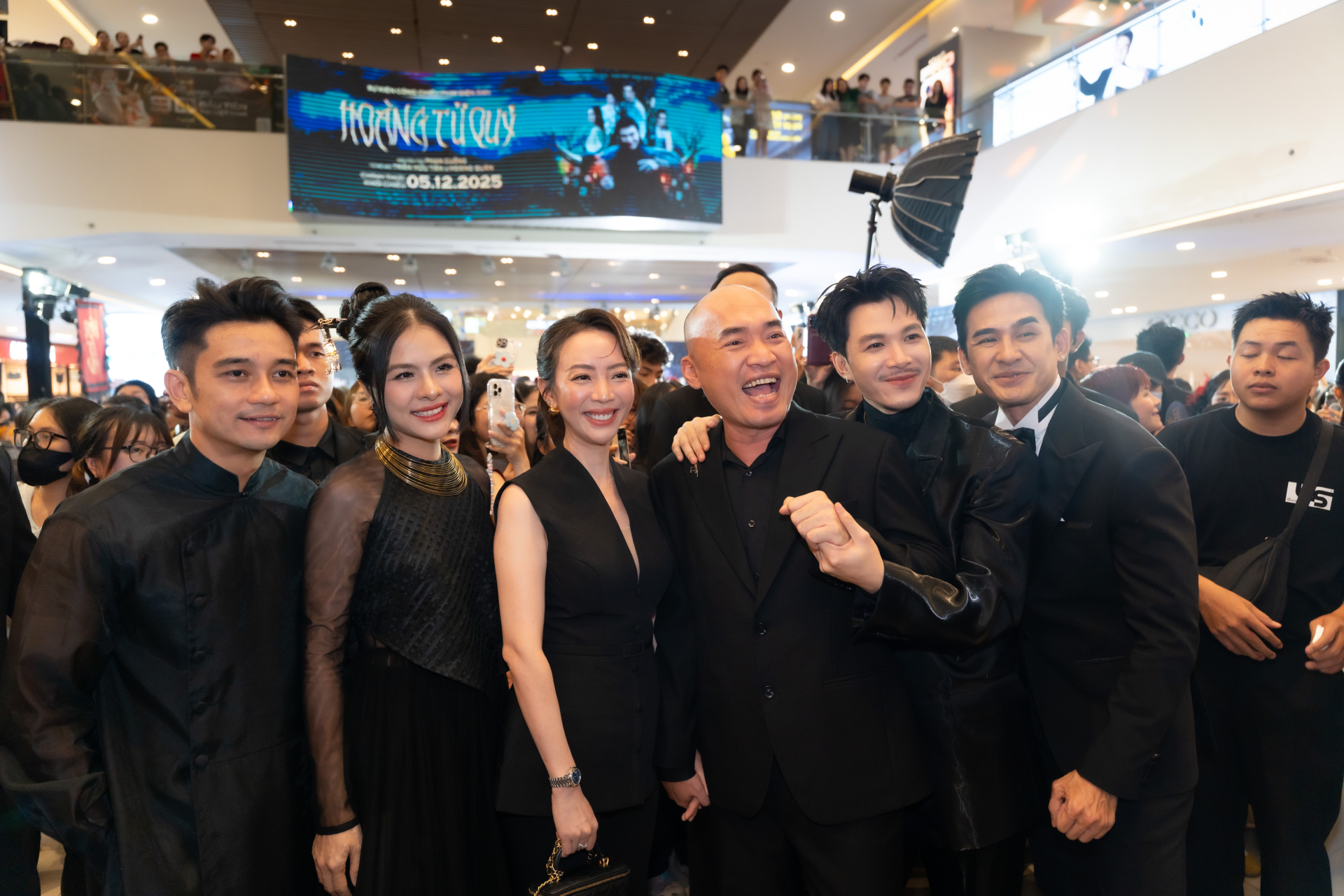 Không trốn vợ đóng cảnh nóng, Anh Tú Atus tiết lộ phản ứng Diệu Nhi khi biết chồng ôm ấp người khác - ảnh 1