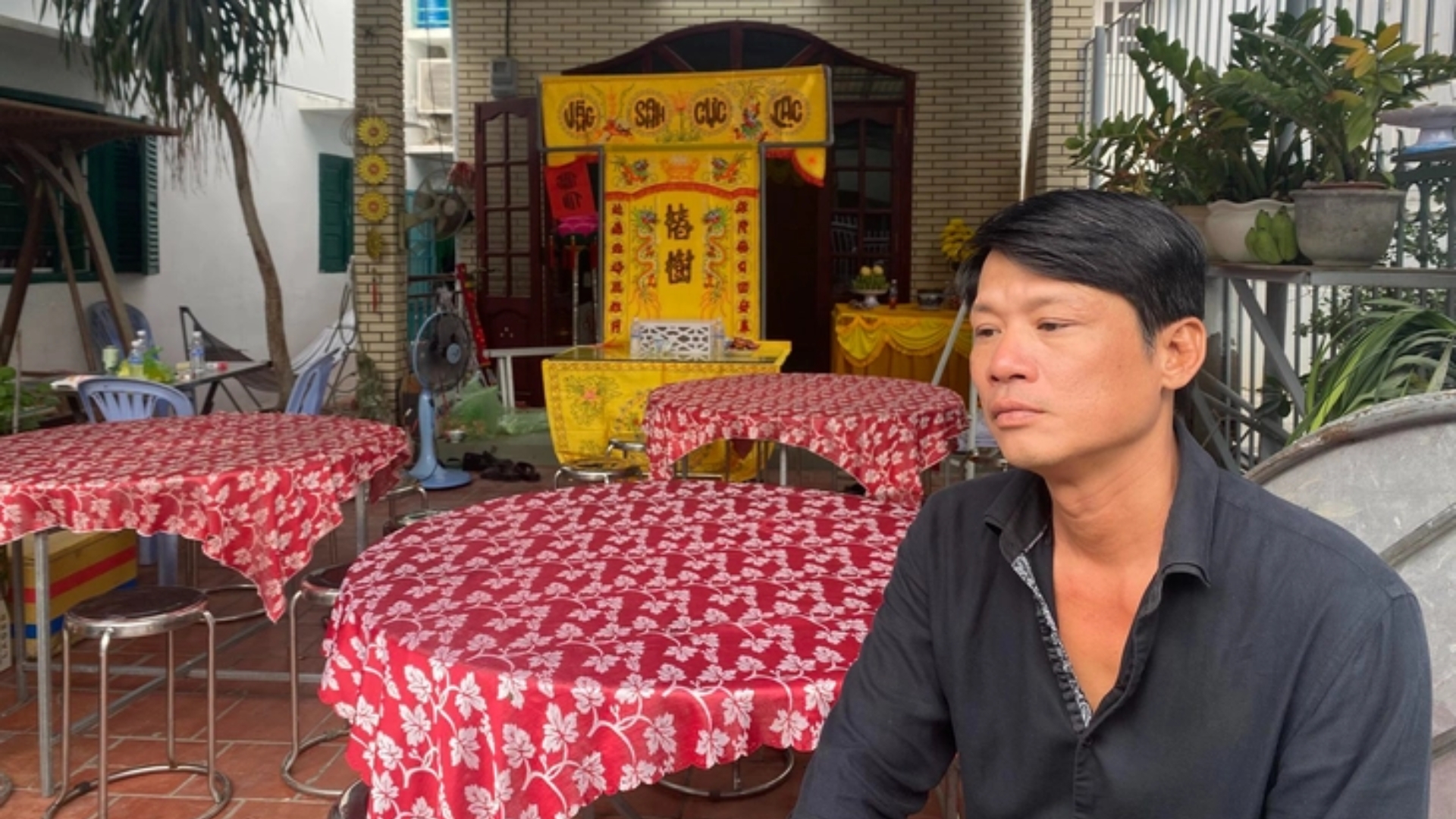 Thanh Tùng - con trai nghệ sĩ Thương Tín đau buồn khi bố qua đời ở tuổi 70