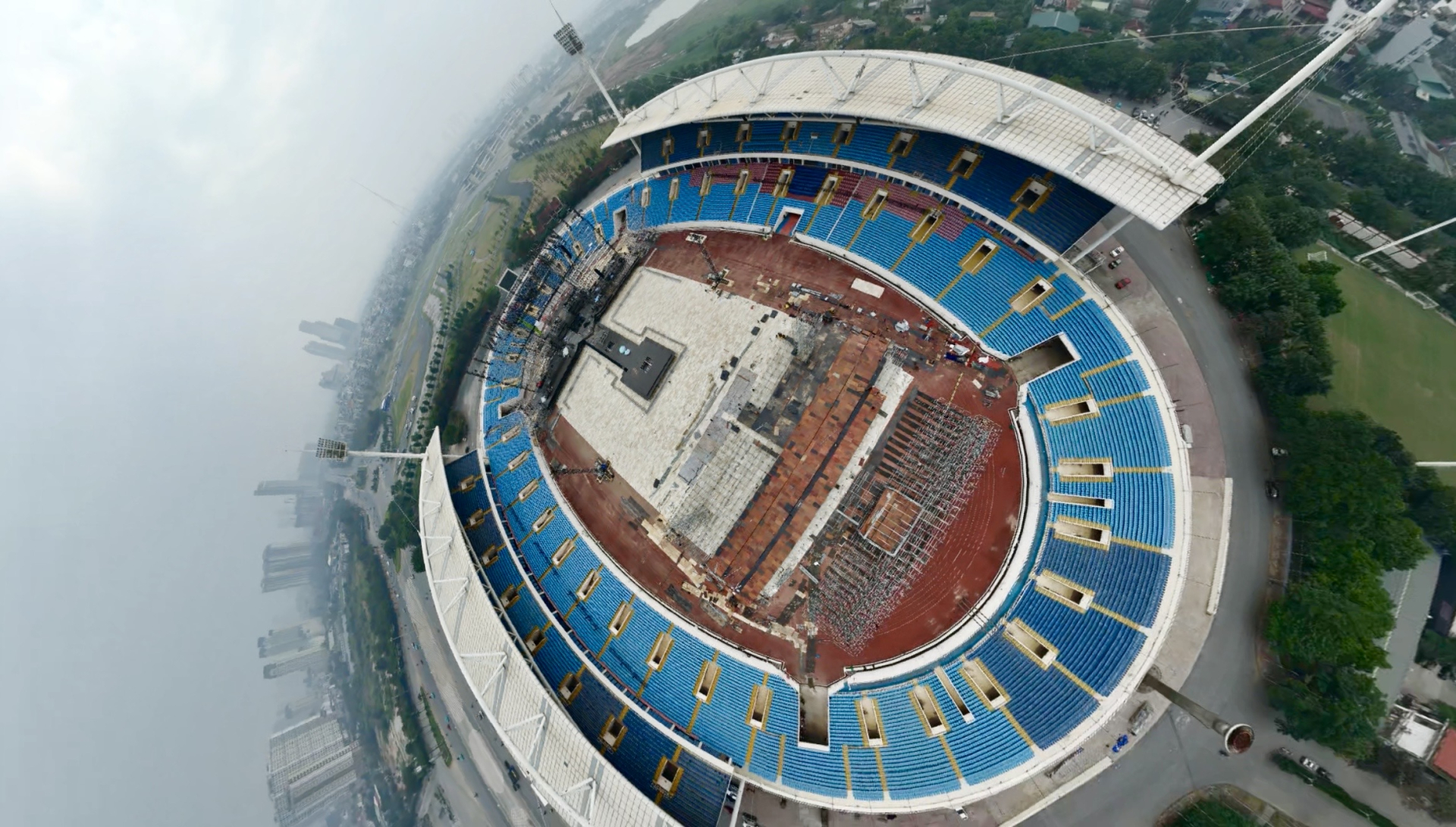 Sân khấu “See The Light” lộ diện: Fan có thể theo dõi Mỹ Tâm từ mọi góc độ! - ảnh 2