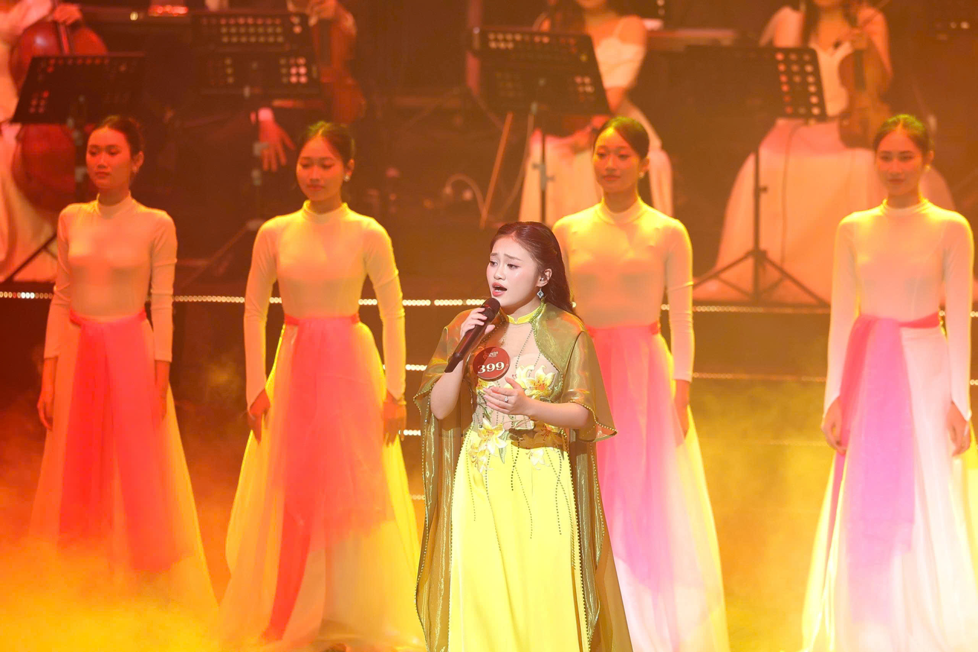 Thí sinh 16 tuổi gây “thổn thức” với Thư Hà Nội, xuất sắc giành giải Nhì Tiếng hát Hà Nội - ảnh 2