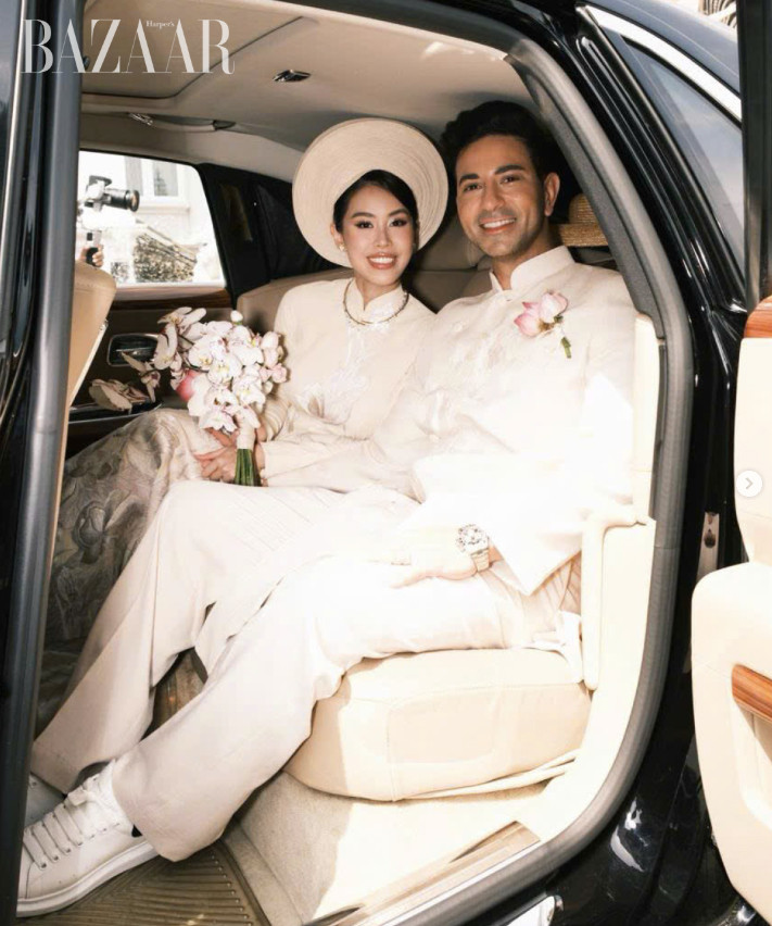 Kèm theo bài đăng là ảnh lễ ăn hỏi của Tiên Nguyễn diễn ra sáng 7/12.