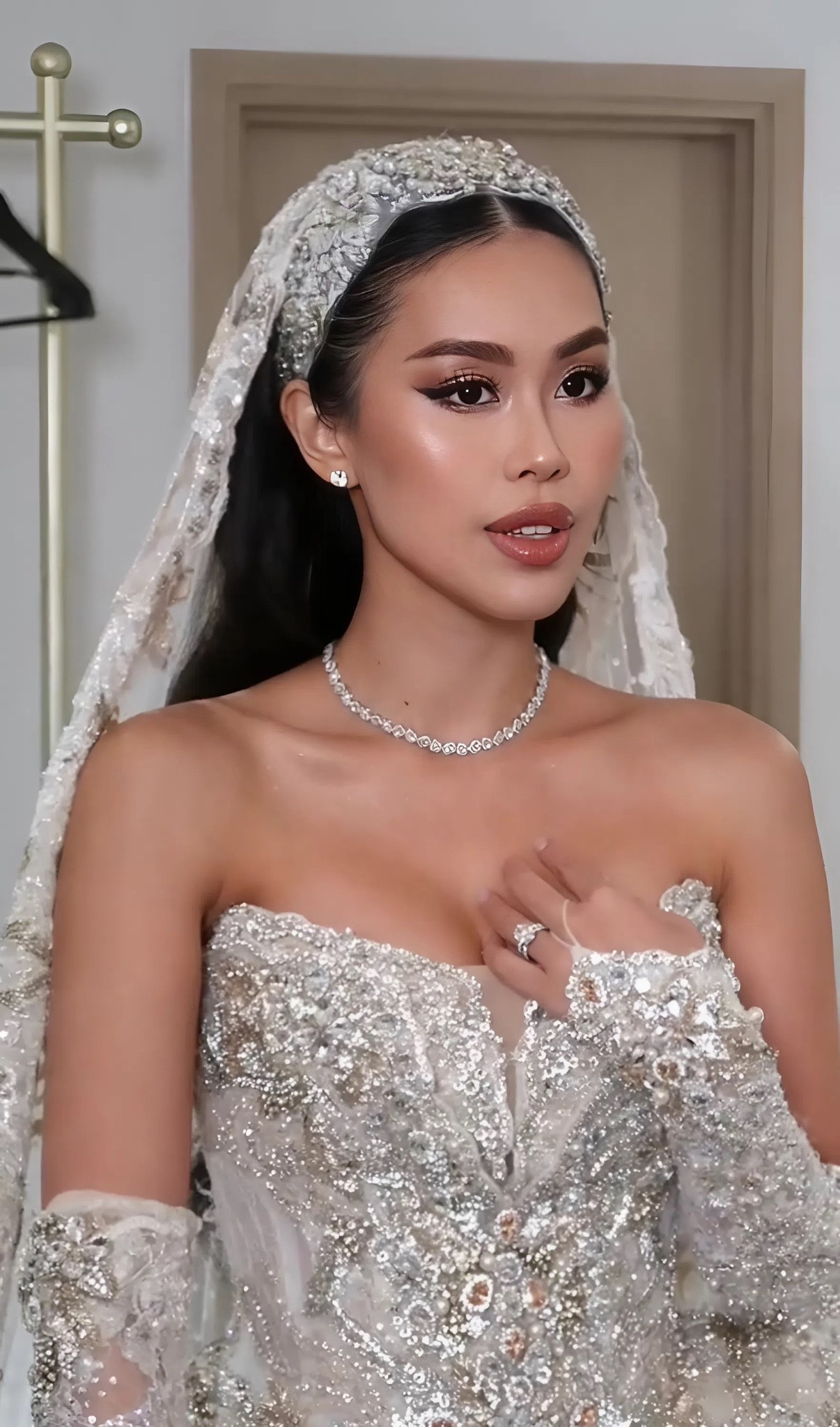 Khoe chồng Tây cực tinh tế sau siêu đám cưới, Tiên Nguyễn lập tức gây sốt MXH - ảnh 4