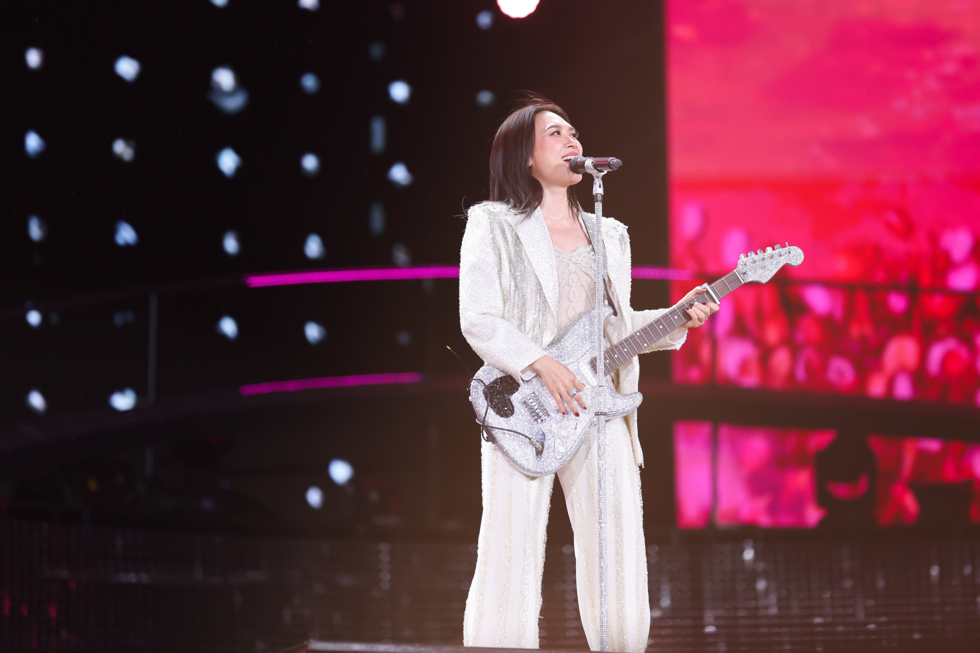 Mỹ Tâm: “Tôi là chiến binh, chỉ lo khán giả của mình bị bệnh” - ảnh 4