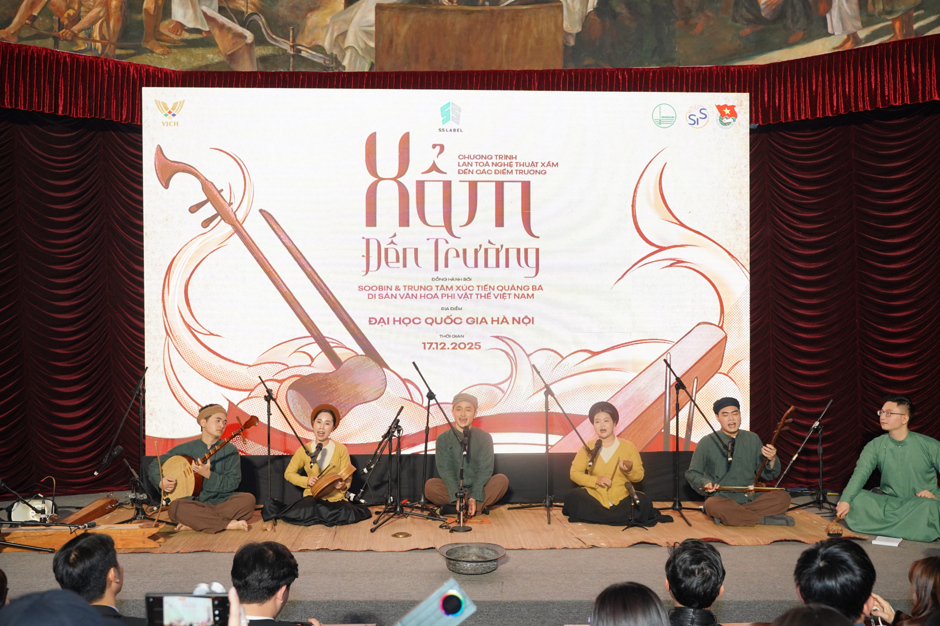 SOOBIN và hành trình đưa Xẩm cổ truyền chạm đến Gen Z - ảnh 1