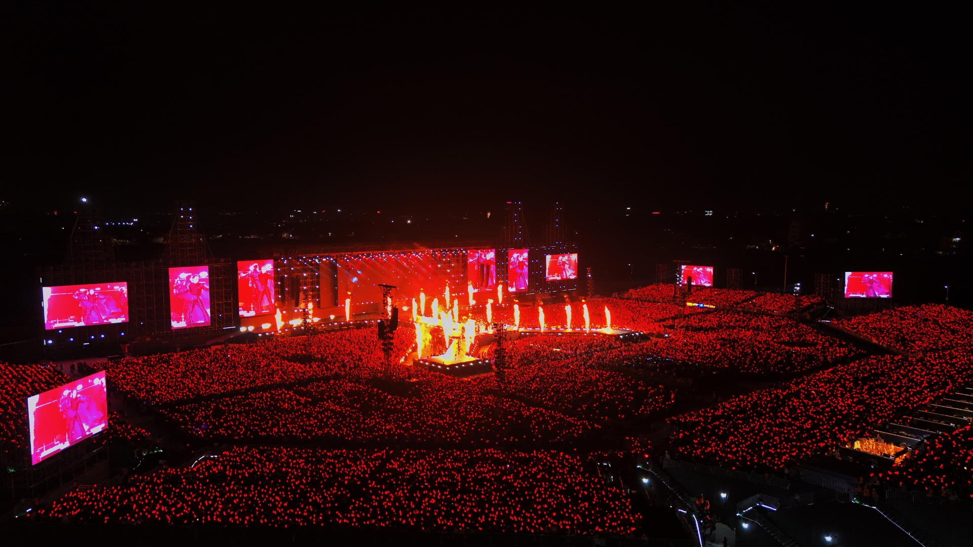 Y Concert: Tôn vinh Văn hoá dân tộc, kết nối các thế hệ nghệ sĩ là điểm neo khiến hàng ngàn người cùng hoà nhịp - ảnh 1