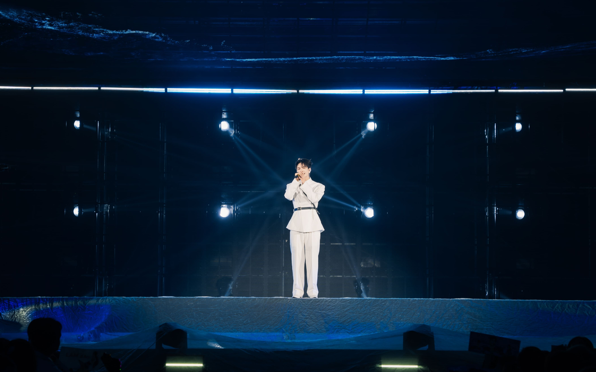 Lâm Anh hóa 'hoàng tử ballad' đốn tim khán giả