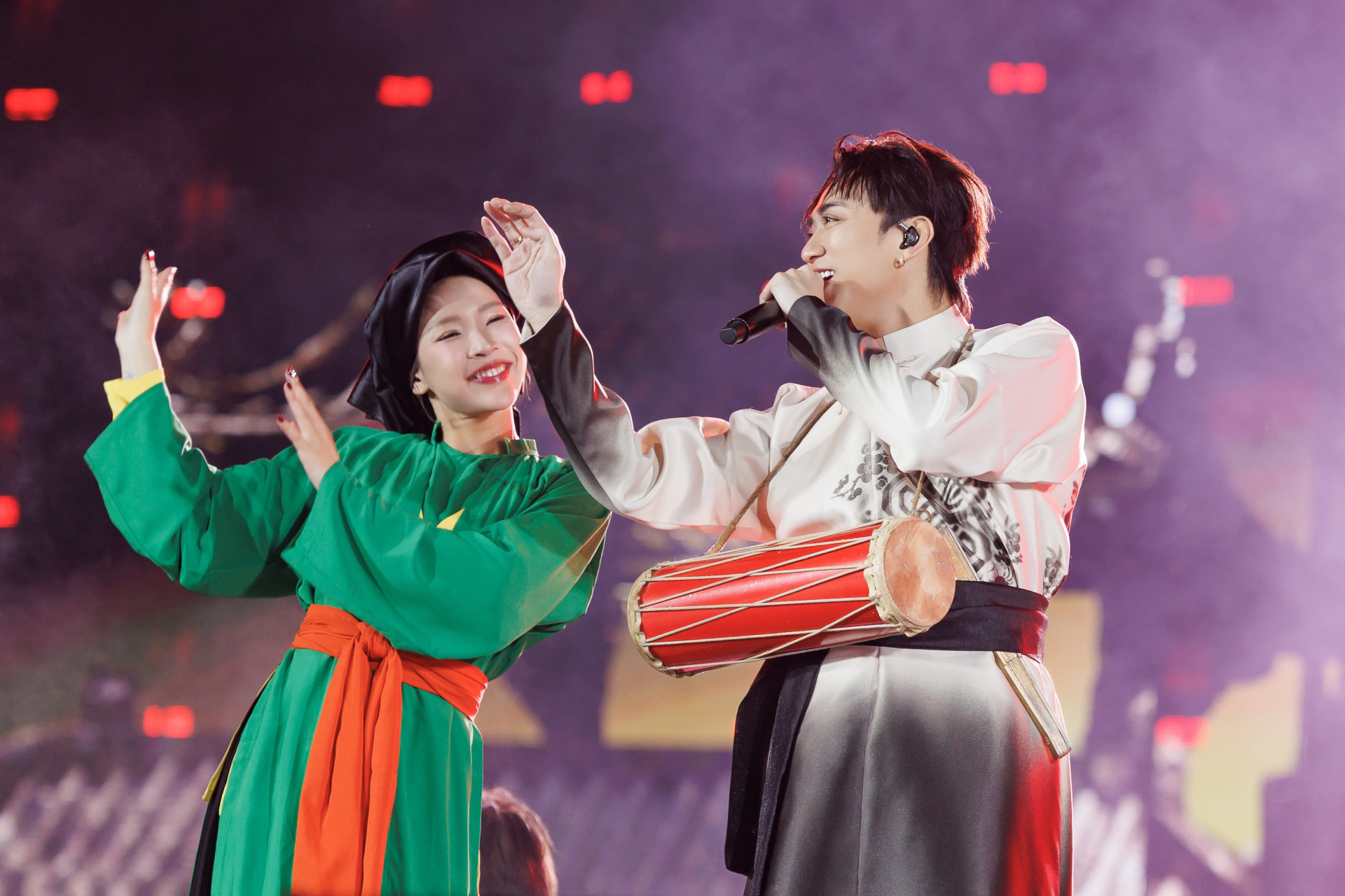 Y Concert: Tôn vinh Văn hoá dân tộc, kết nối các thế hệ nghệ sĩ là điểm neo khiến hàng ngàn người cùng hoà nhịp - ảnh 3