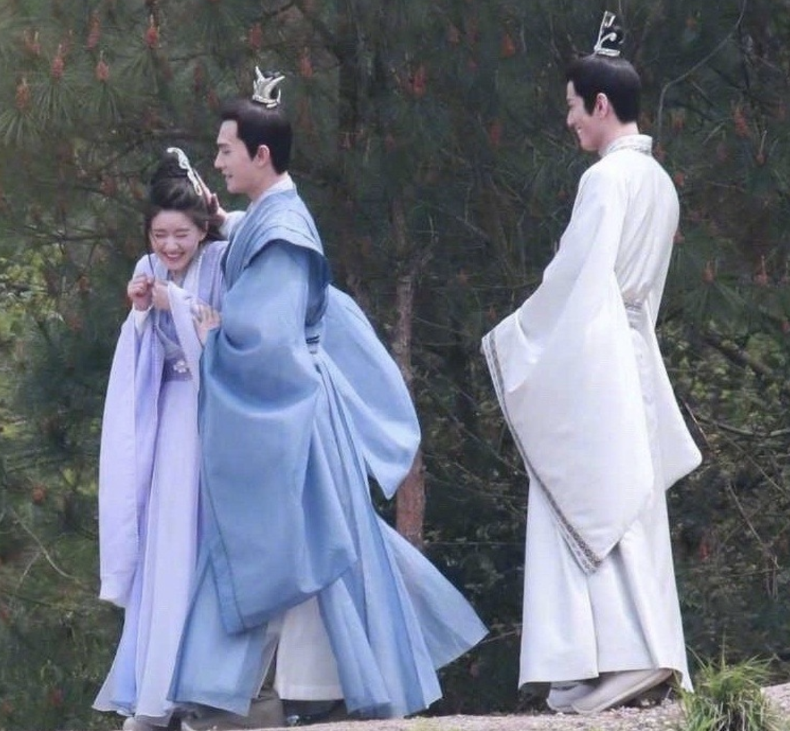 Weibo dậy sóng trước tin Triệu Lộ Tư - Dương Dương lộ chuyện hẹn hò - ảnh 3