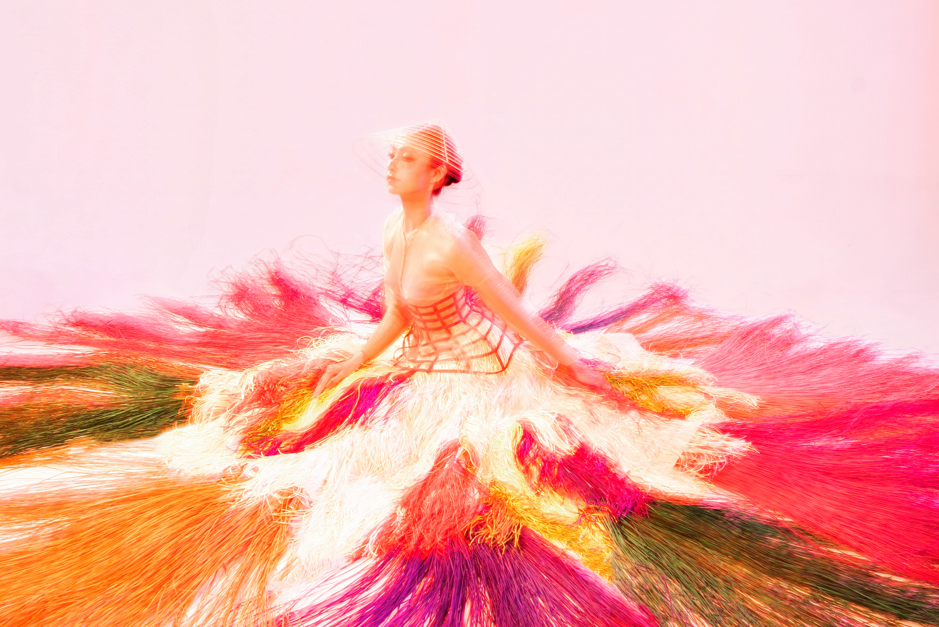 Á quân Vietnam’s Next Top Model 2025 đầy ma mị trong BST mới của NTK Bùi Hoàng Ân - ảnh 2