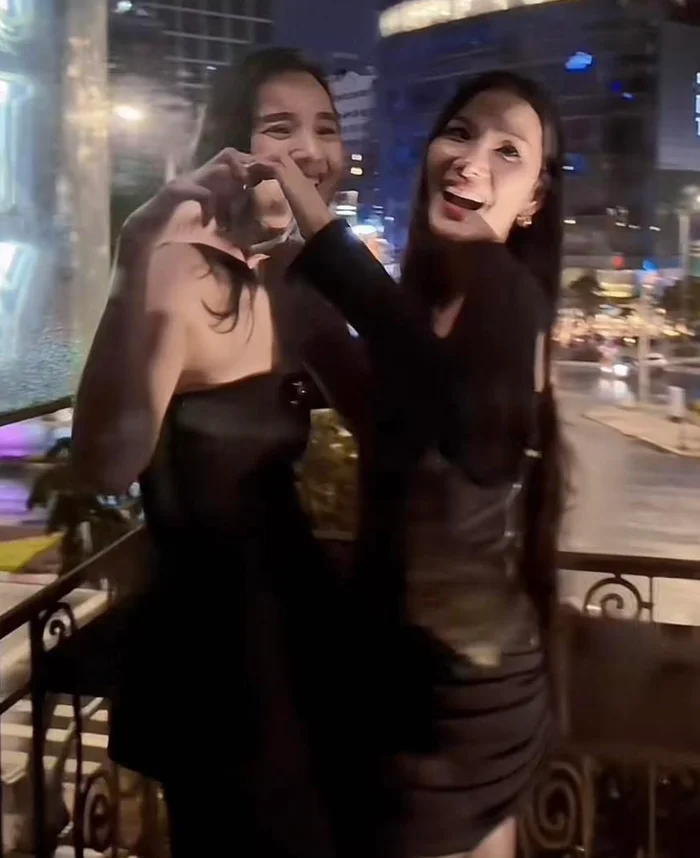 Hoàng Thùy và Lê Thúy đã hóa giải khúc mắc, khép lại chuyện cũ và chính thức “tái hợp”.