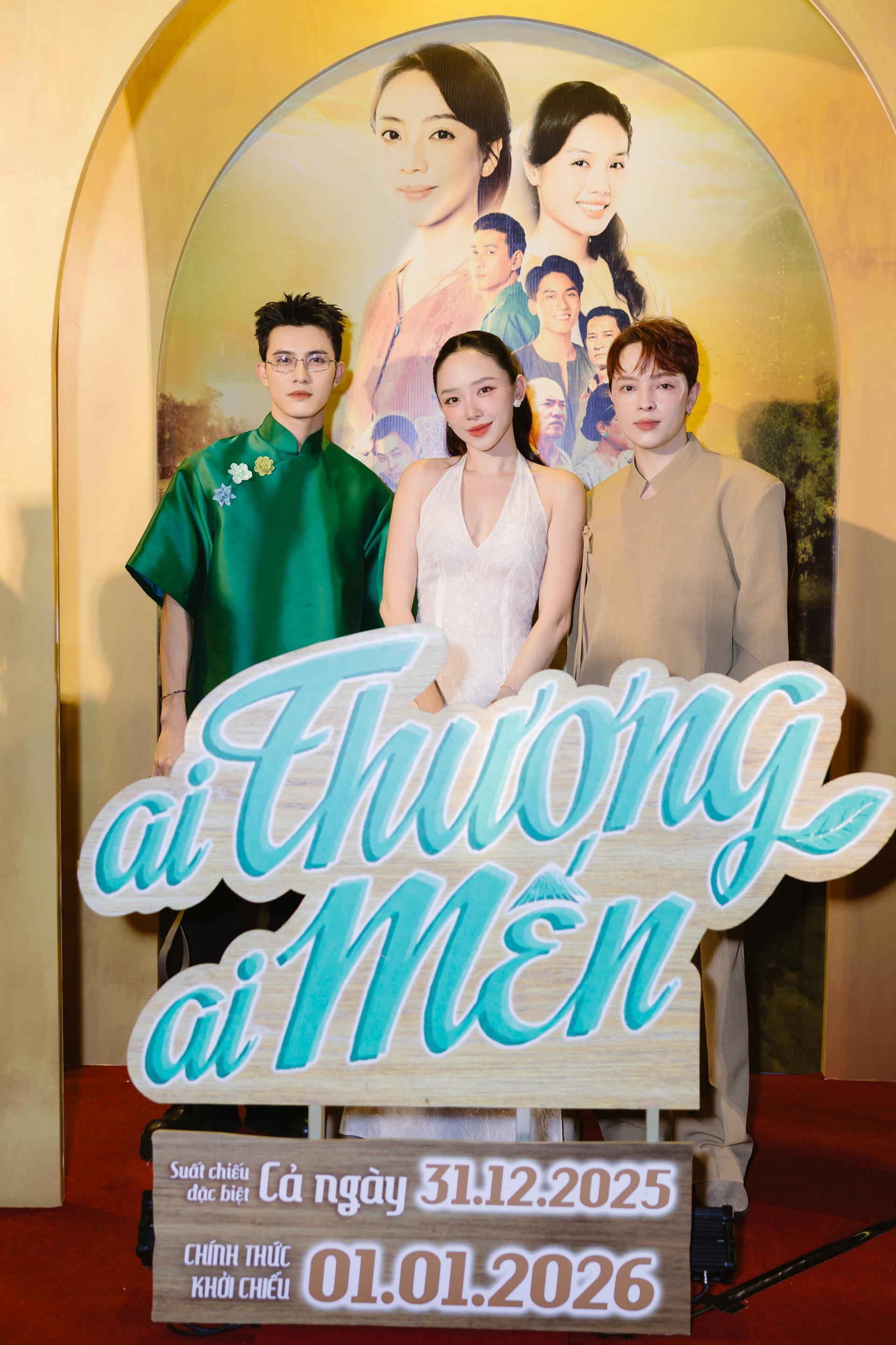 Thảm đỏ Ai Thương Ai Mến “bùng nổ” dàn sao Việt, showbiz rủ nhau diện áo dài về miền Tây xưa - ảnh 2