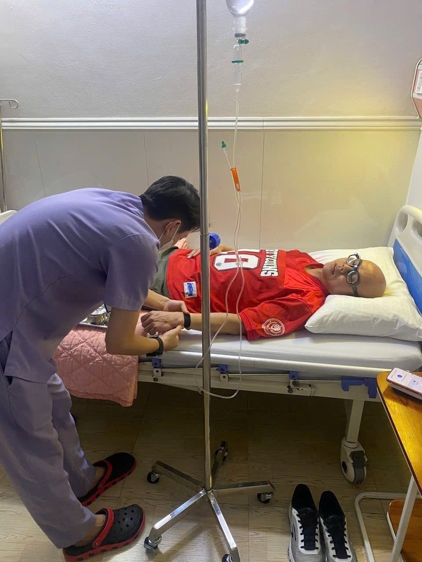 Phan Đình Tùng gặp biến cố sức khỏe sát giờ diễn, hiện tại ra sao? - ảnh 1