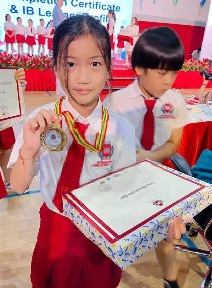Con gái Ốc Thanh Vân có thành tích học tập ấn tượng