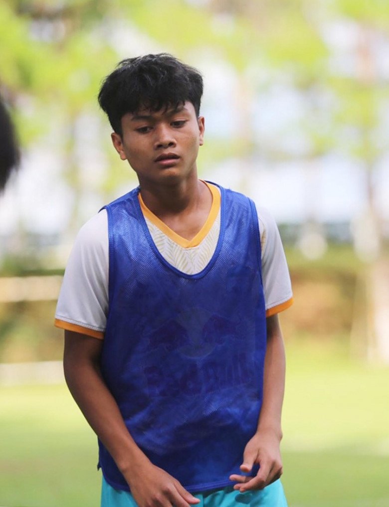 Cậu bé đã trở thành cầu thủ trẻ triển vọng của bóng đá Việt