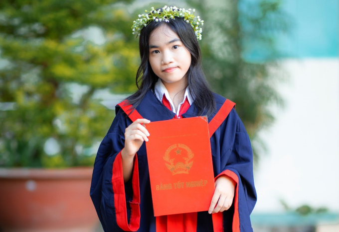 Nữ sinh Vũ Ngọc Bích xuất sắc trở thành thủ khoa kỳ thi vào lớp 10 (Ảnh: Internet)