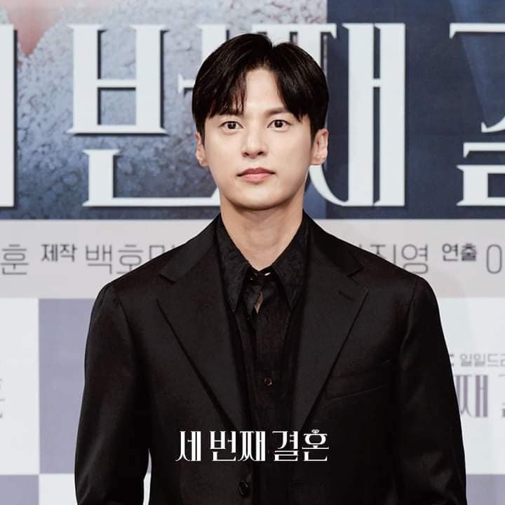 Diễn viên Yoon Sun-woo
