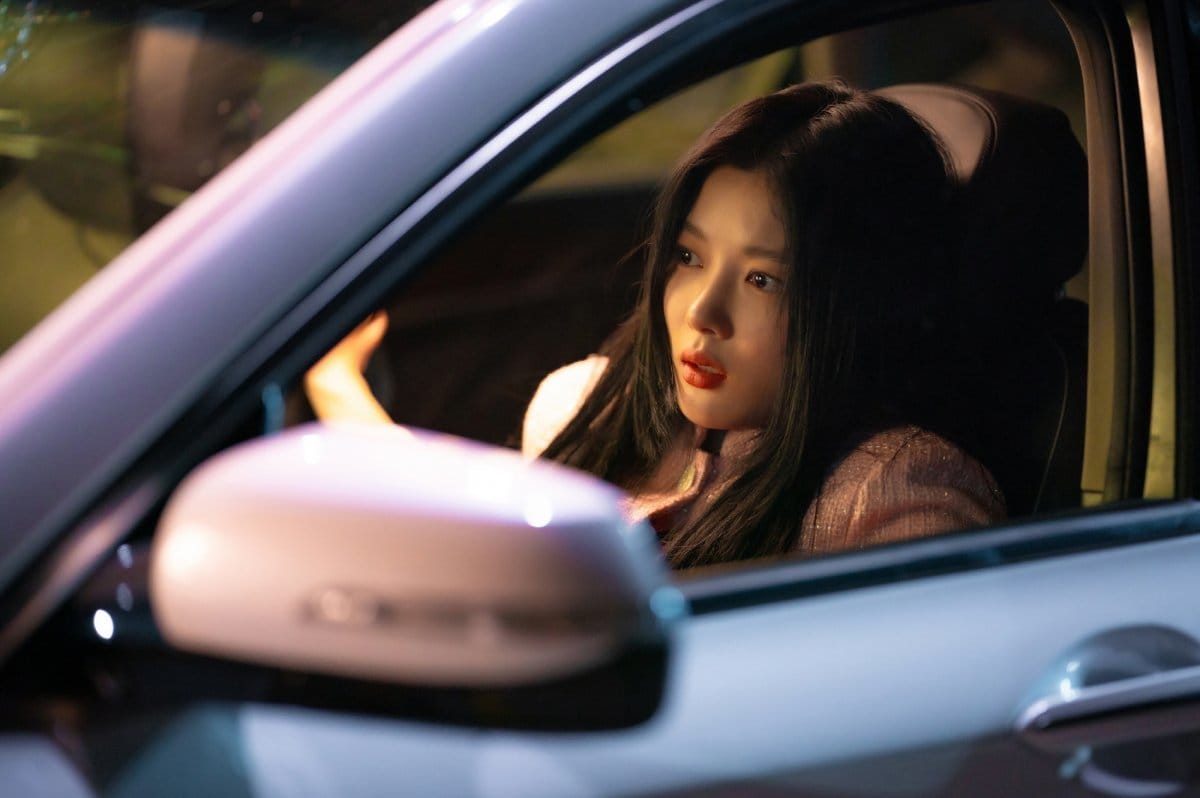 Kim Yoo Jung càng trưởng thành lại càng xinh đẹp