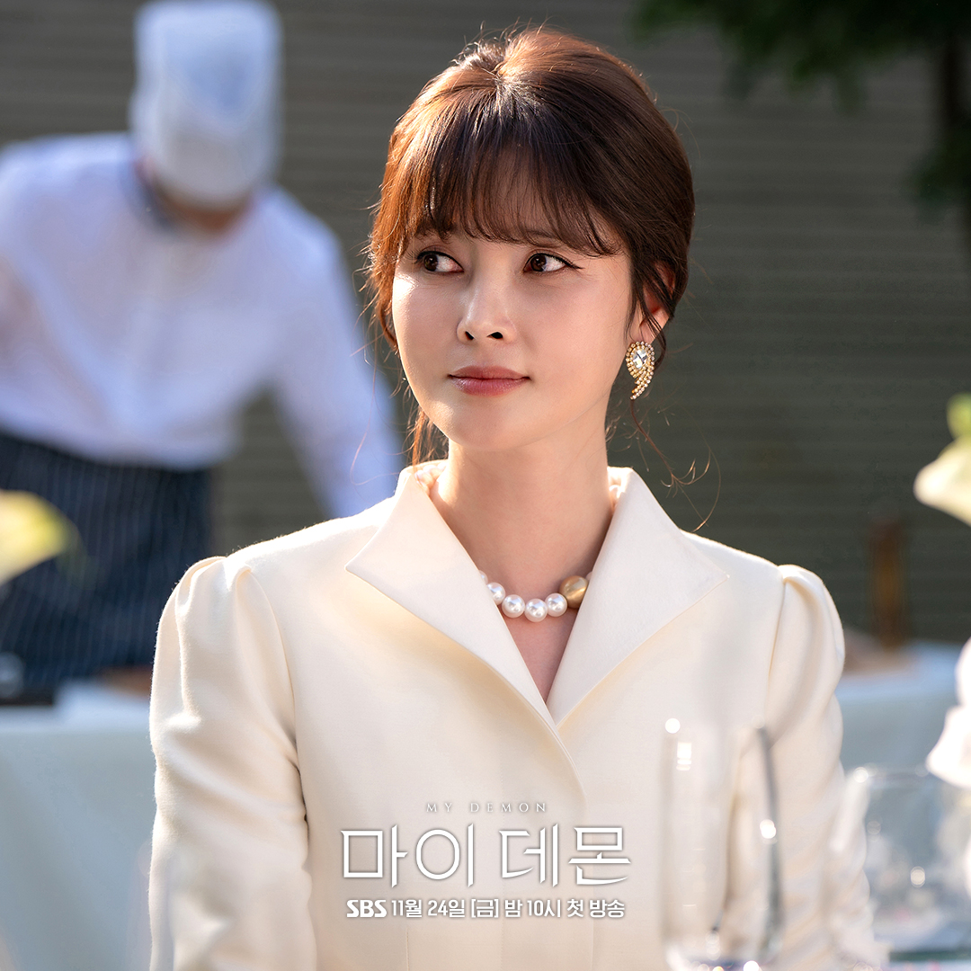 Diễn viên Jo Yeon Hee từng góp mặt trong các phim Công Lý Mù, Luật Sư 1000 Won, Chàng Hậu,...