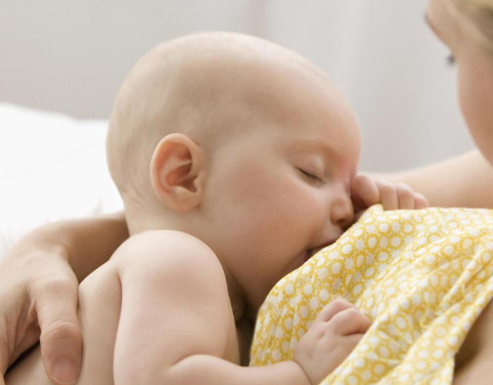 Tối ưu hóa thời gian bảo quản sữa mẹ: Chăm sóc con yêu đúng cách! - ảnh 2