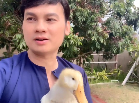 Nam NSƯT có biệt thự, đất đai trải dài từ Việt Nam sang Mỹ, 50 tuổi ăn chay trường, tự tay nuôi các cháu - ảnh 5