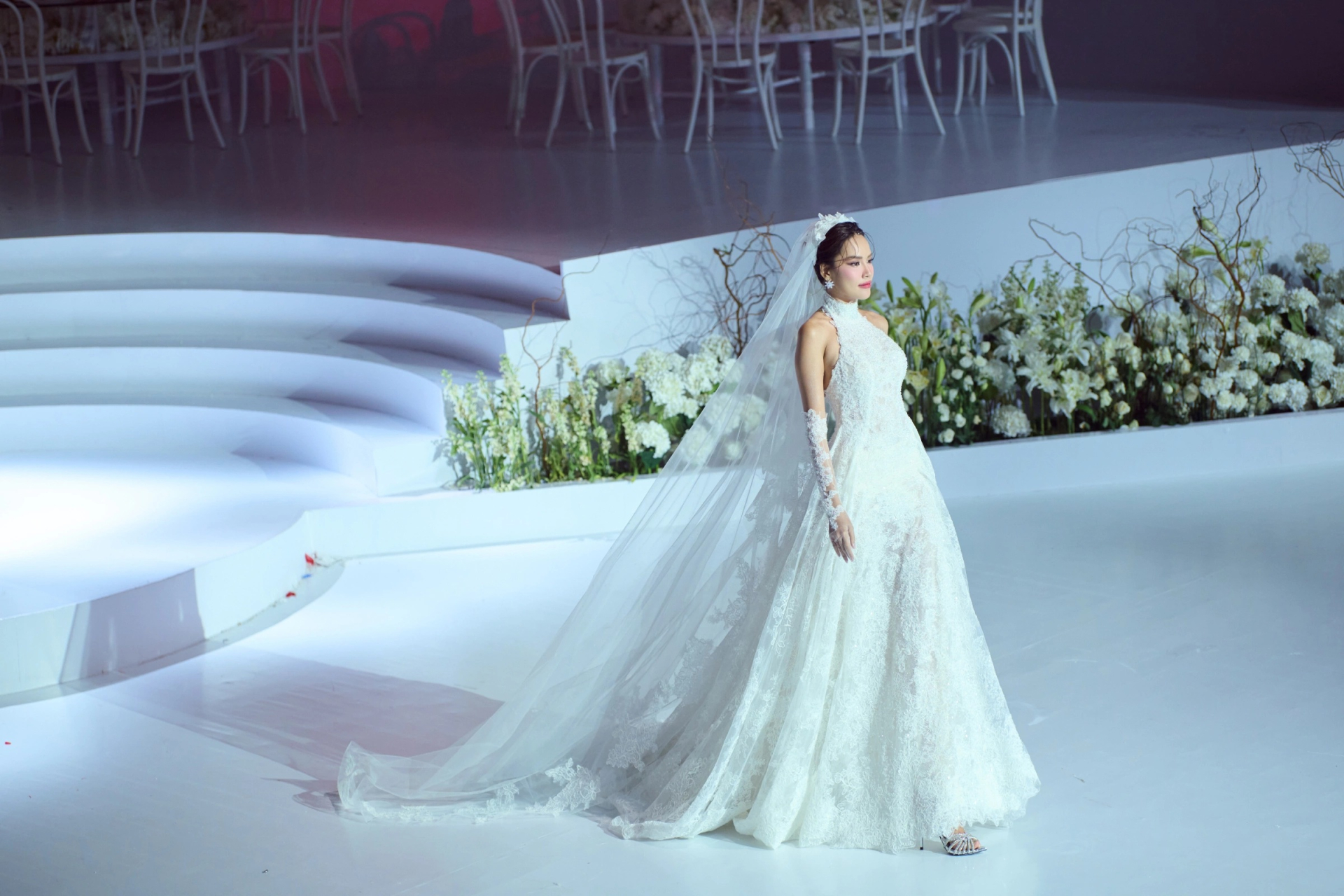 Vietnam Couture Fashion Week 2025 khép lại, giới thiệu sáng tạo của 3 NTK, thương hiệu tên tuổi - ảnh 3