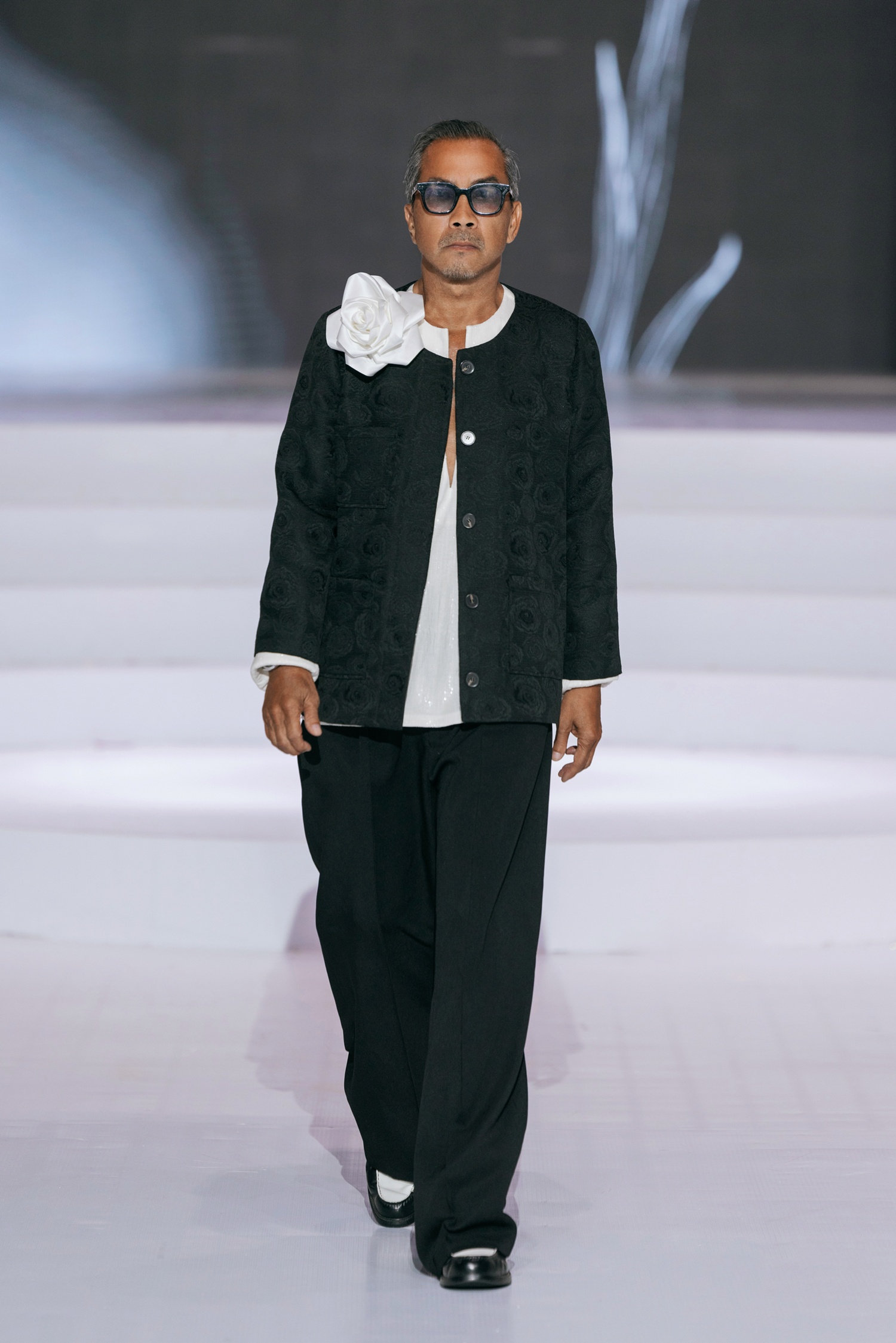Vietnam Couture Fashion Week 2025 khép lại, giới thiệu sáng tạo của 3 NTK, thương hiệu tên tuổi - ảnh 8