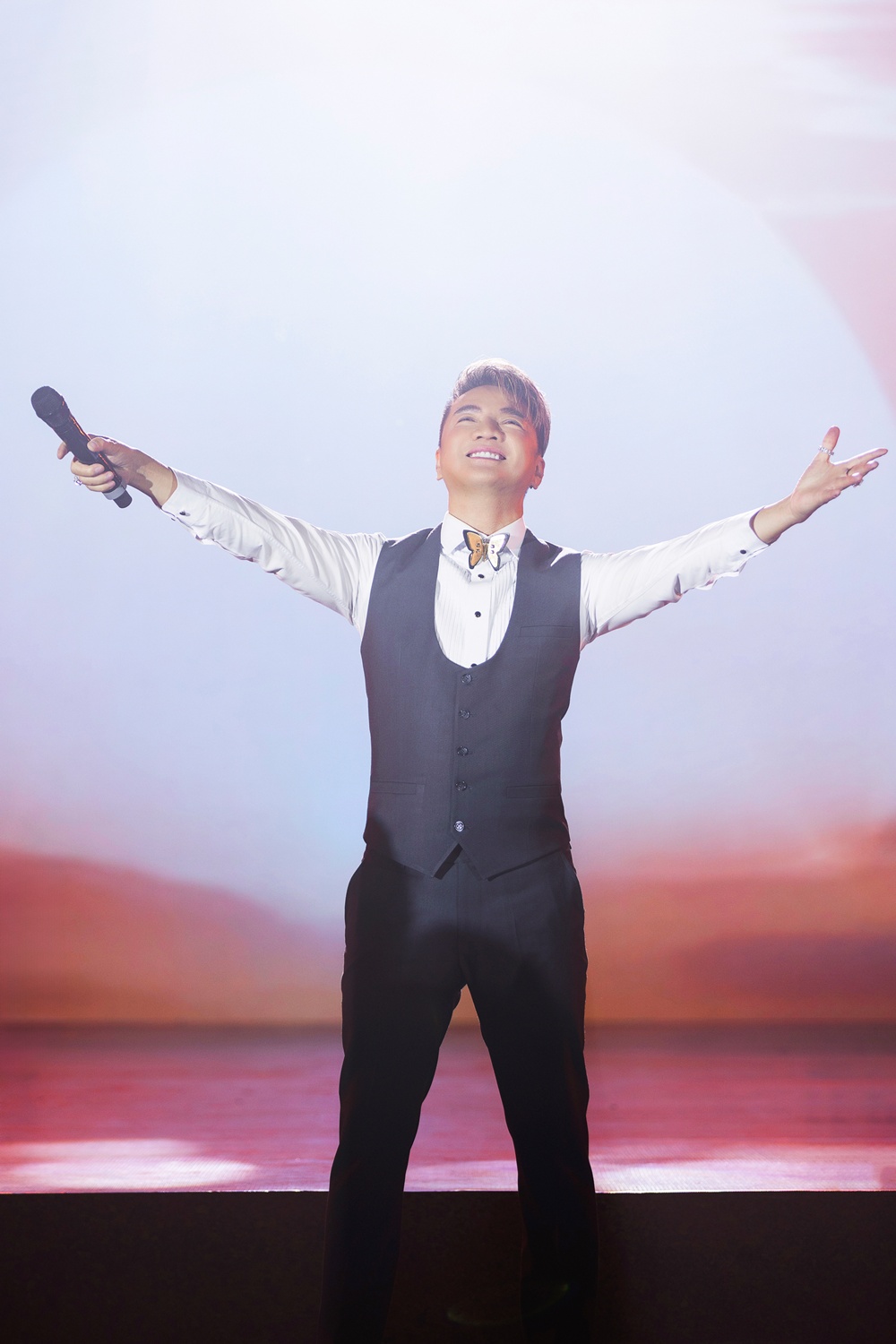 Đàm Vĩnh Hưng trở lại với album nhạc trẻ “Thanh xuân không phải để khóc”, công bố chuỗi đêm nhạc xuyên Việt - ảnh 4