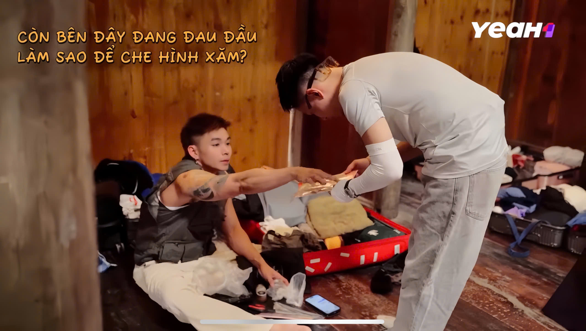 Hậu trường chưa lên sóng của 'Gia đình Haha': Mất 7 tiếng để xăm logo và cái kết rất truyền hình thực tế - ảnh 3