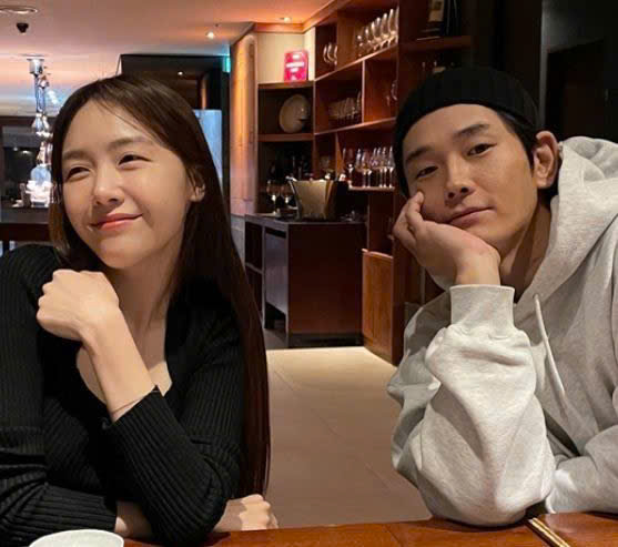 Minah Girl’s Day là 'cô dâu tháng 11', kết hôn với tài tử 'Penthouse' On Joo Wan - ảnh 2