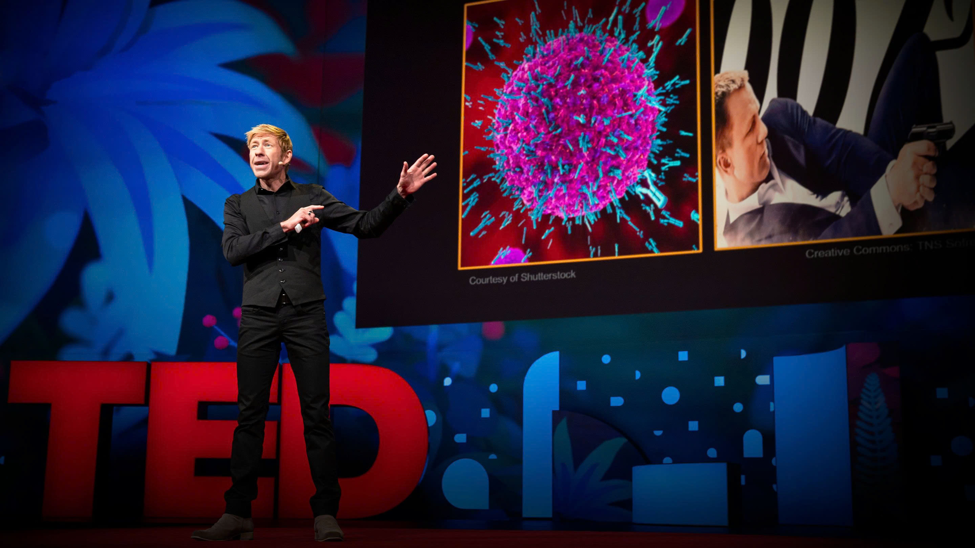 Tiến sĩ Matt Walker, trong buổi diễn thuyết về giấc ngủ tại TED Talk, tháng 6 năm 2019.