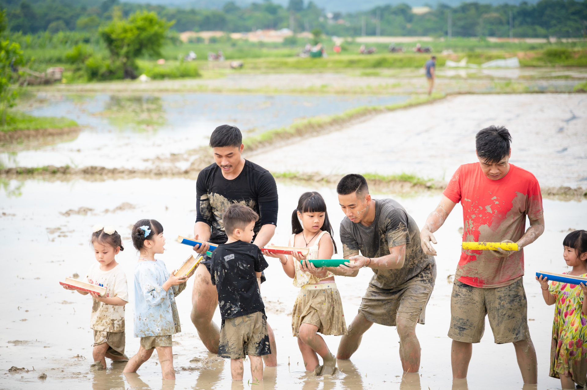 Các bố vùng lên, đòi “xanh chín” với đạo diễn và ekip chương trình 'Bố ơi mình đi đâu thế' - ảnh 2