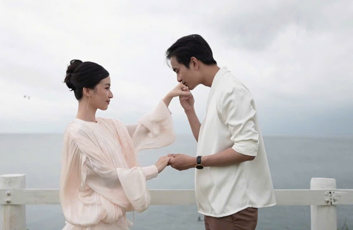 “Vườn sao băng” ngoài đời thật cô gái được bạn trai cầu hôn bằng trực thăng ở Bali sau 6 năm yêu xa - ảnh 3