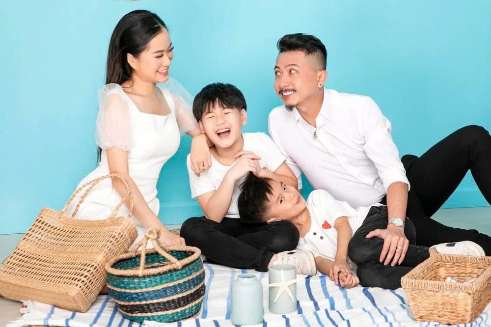 Lâm Vỹ Dạ: Khi người ôm cả thế giới cũng cần một cái ôm đủ chở che - ảnh 6