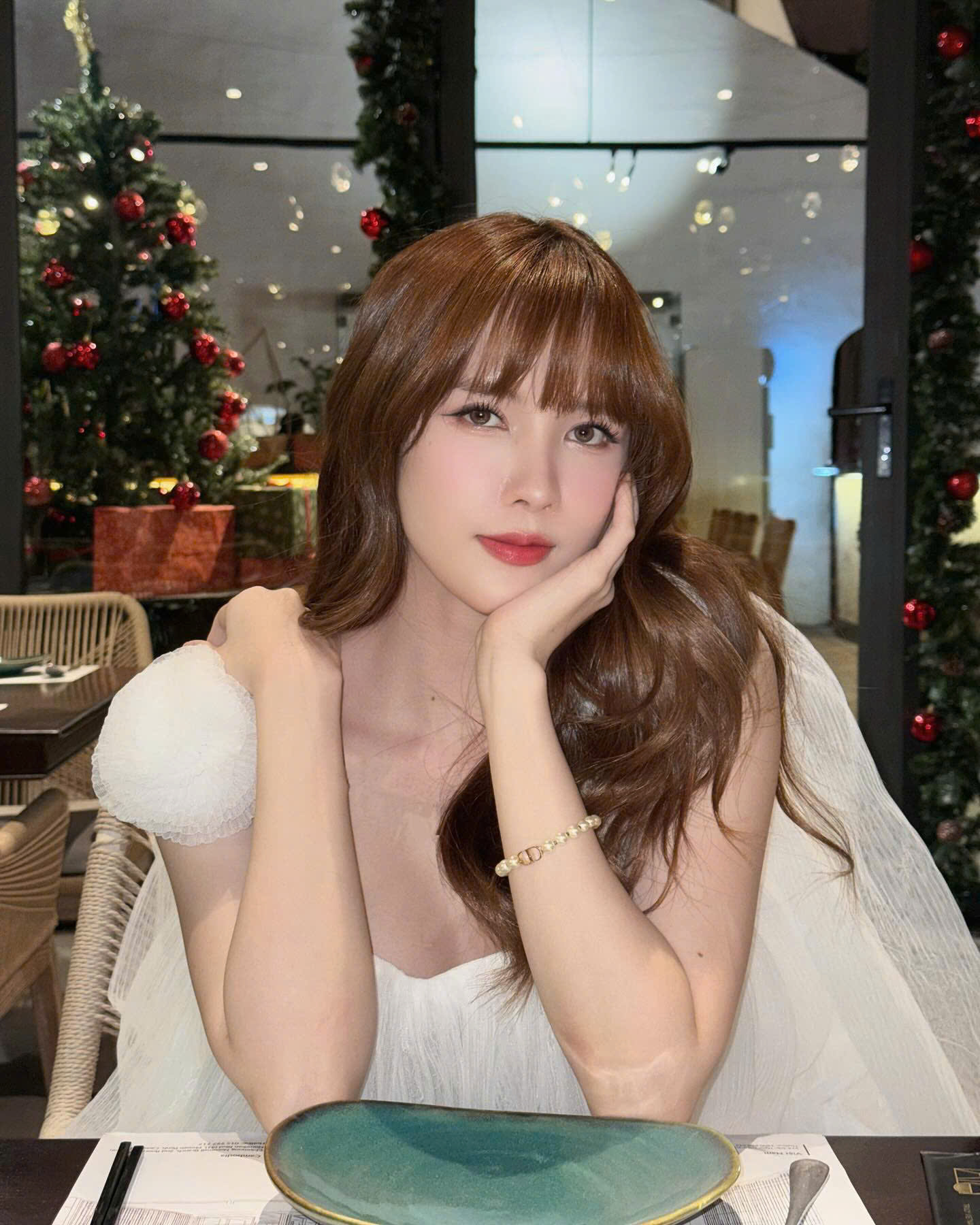 MV 3 năm trước của Thiều Bảo Trâm bất ngờ hot trở lại vì có nhiều tình tiết trùng khớp với 'tiểu thuyết 19 phần' - ảnh 1