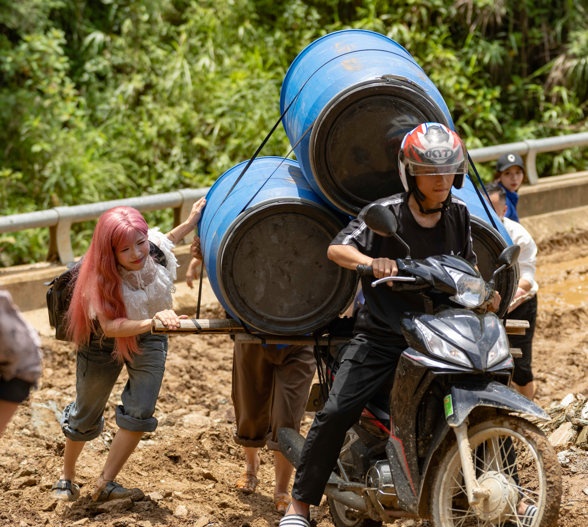 Trang Pháp tung ca khúc sáng tác trong thời điểm “nhập ngũ” - ảnh 3