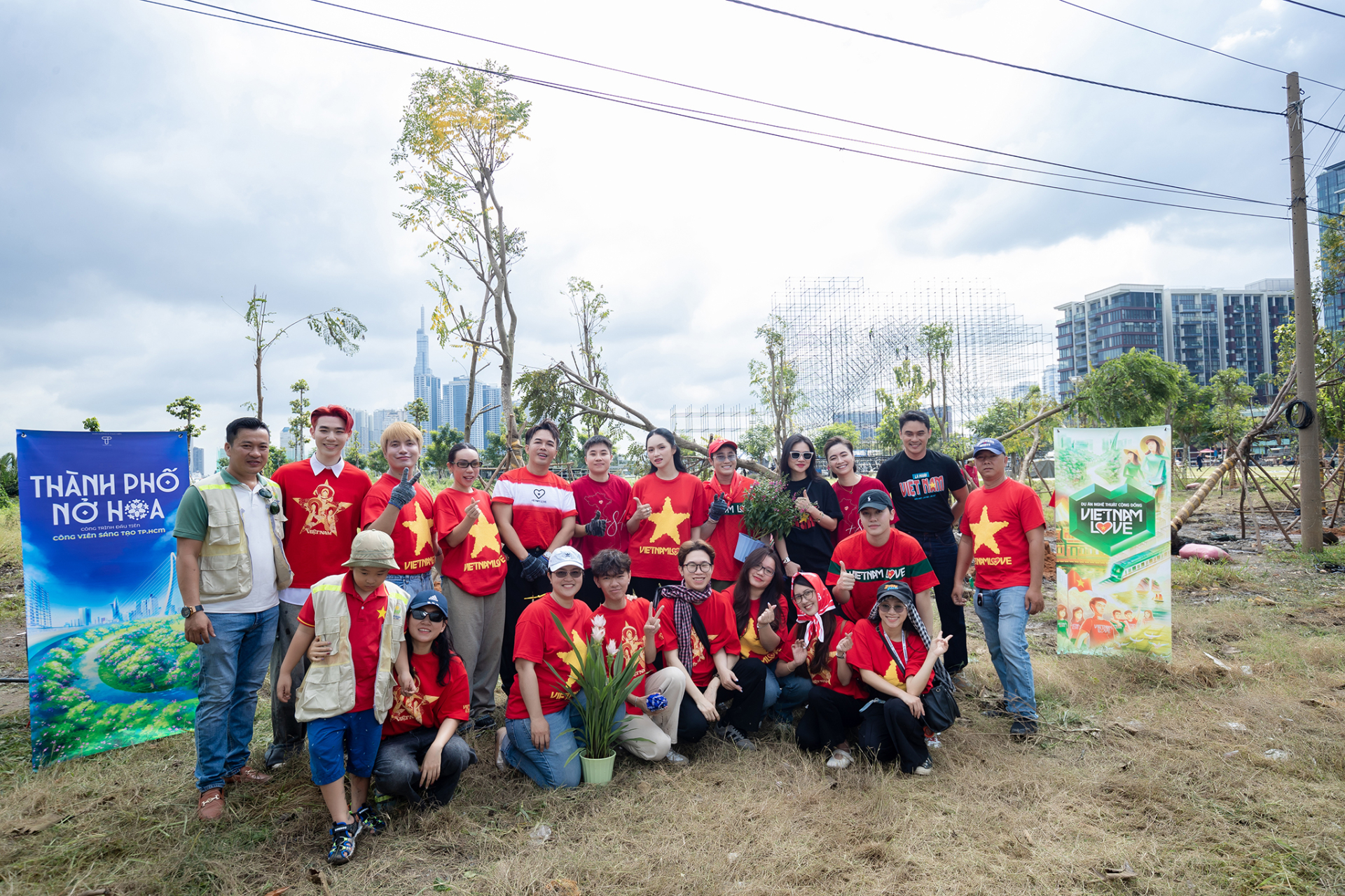 Hương Giang, Huỳnh Lập rủ nhau đi trồng cây sáng cuối tuần - ảnh 7