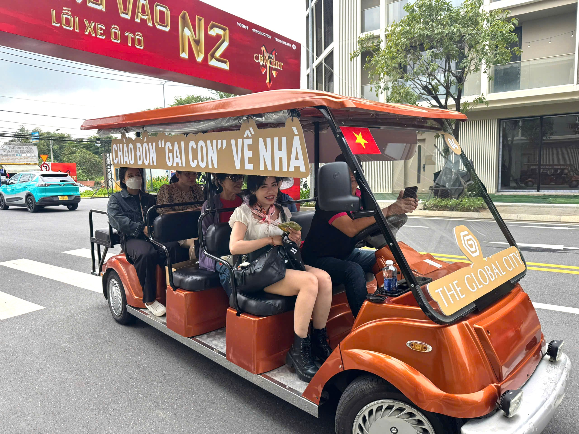 Hàng vạn khán giả hòa nhịp tại “thành phố điểm hẹn” The Global City trong 2 ngày Concert Encore Anh trai vượt ngàn chông gai - ảnh 8