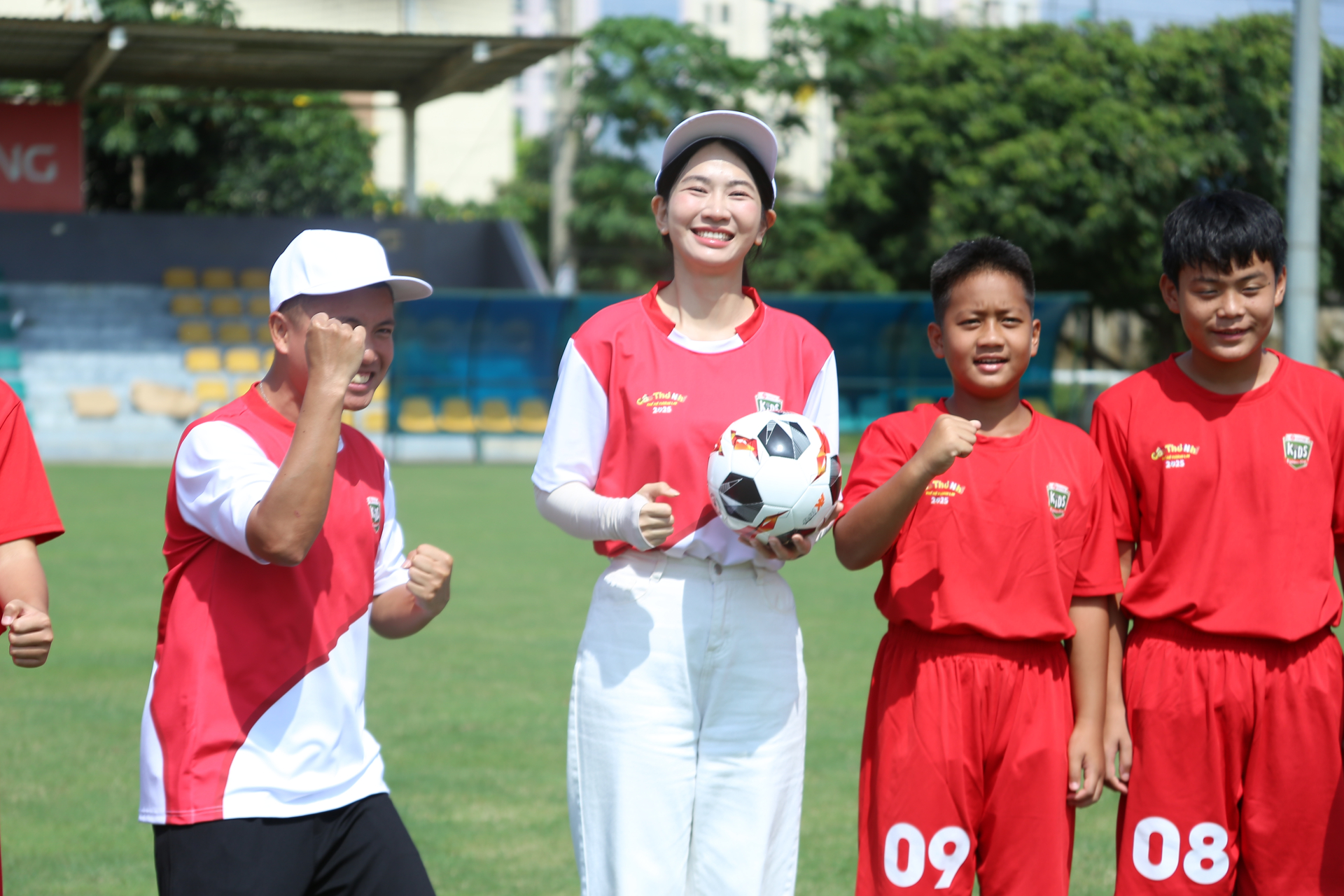 Diễn viên Lê Bống