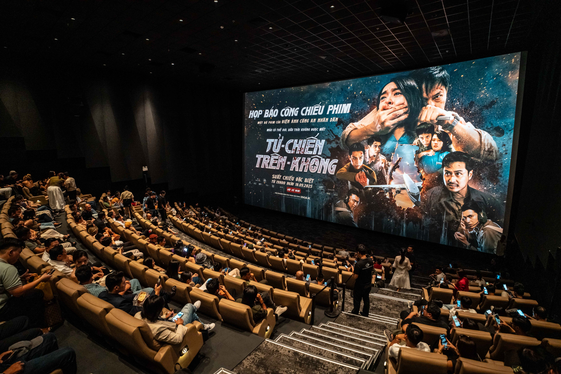 Tử chiến trên không” được công chiếu ở định dạng IMAX®.