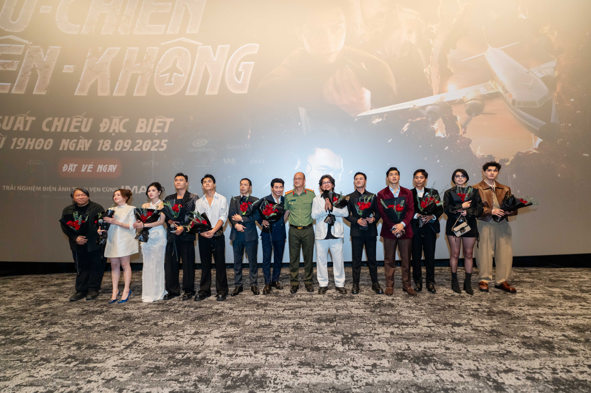 Buổi công chiếu đầy thành công của Tử chiến trên không.