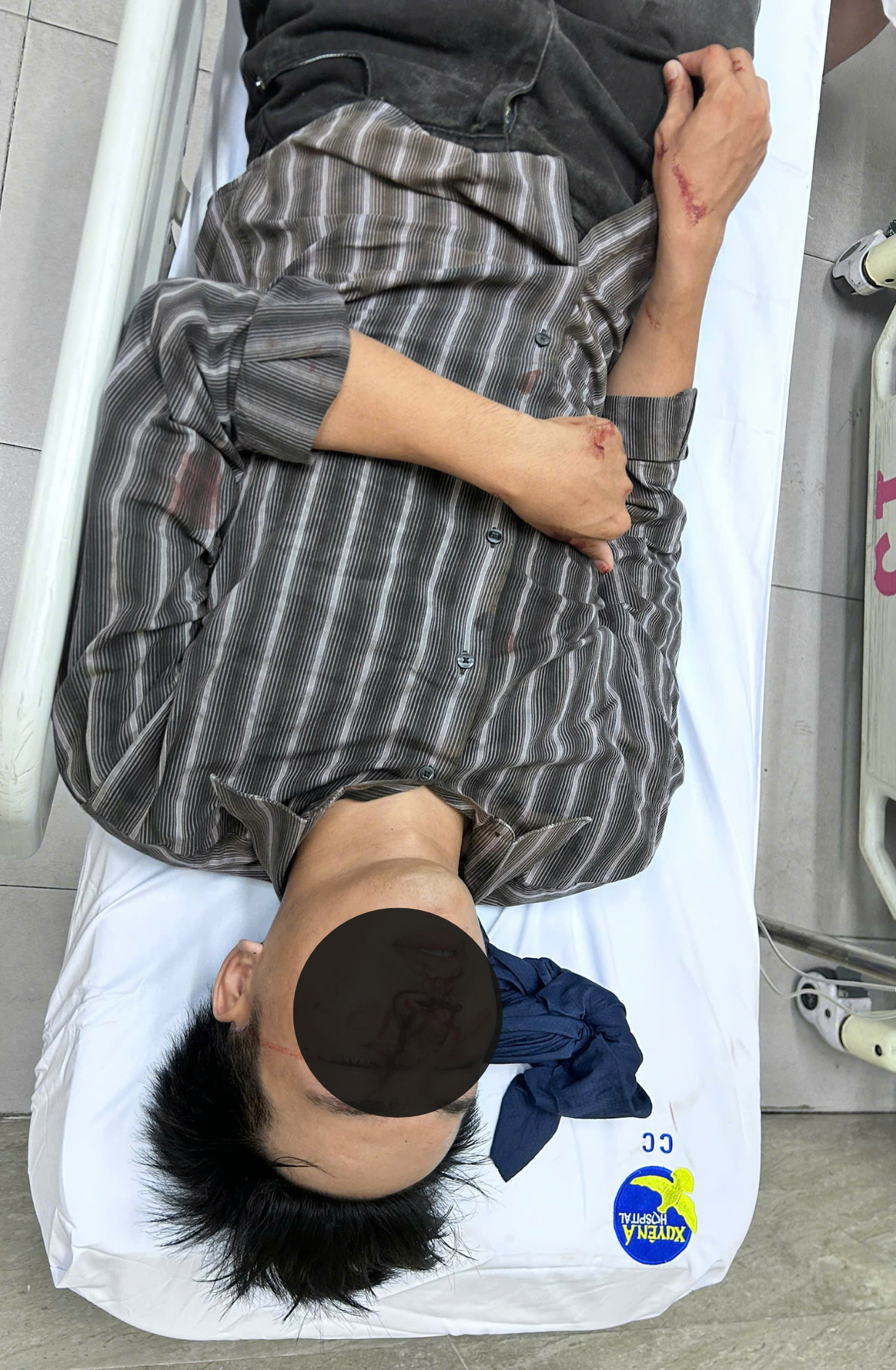Hình ảnh cấp cứu tại Bệnh viện của diễn viên Thái Anh.