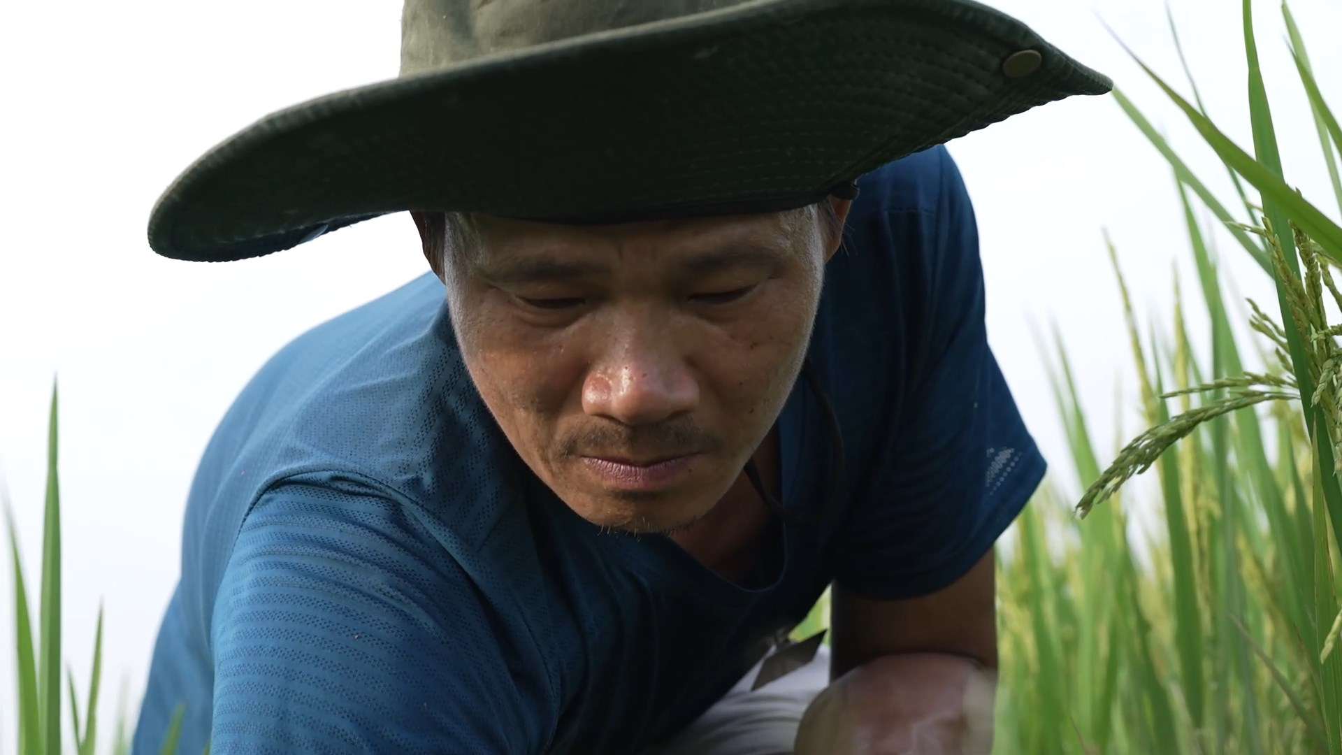 Anh Hồ Văn Định, cha của bốn người con.